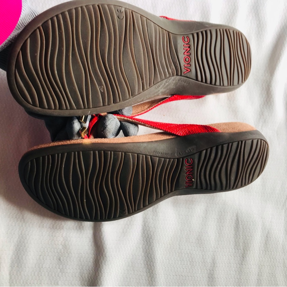Vionic Red and Tan Sandals - Picture 5 of 7